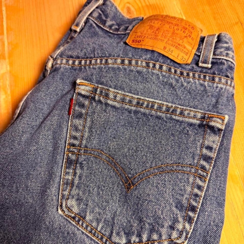 Vintage Levis 550‎ Relaxed Fit Tapered Leg Jeans Medium Wash Cut Off Hem 34x32